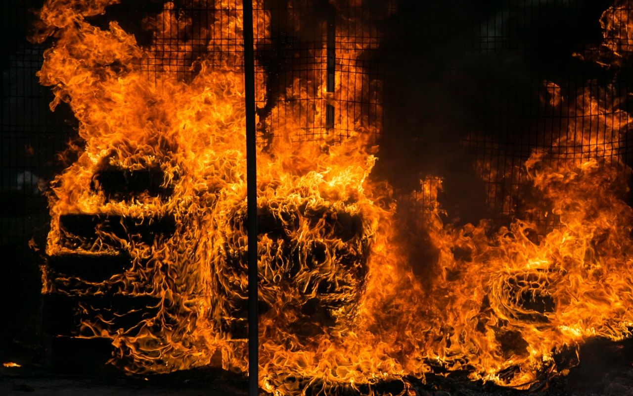 Sokağa çıkma yasağına rağmen protestolar sürüyor! 8