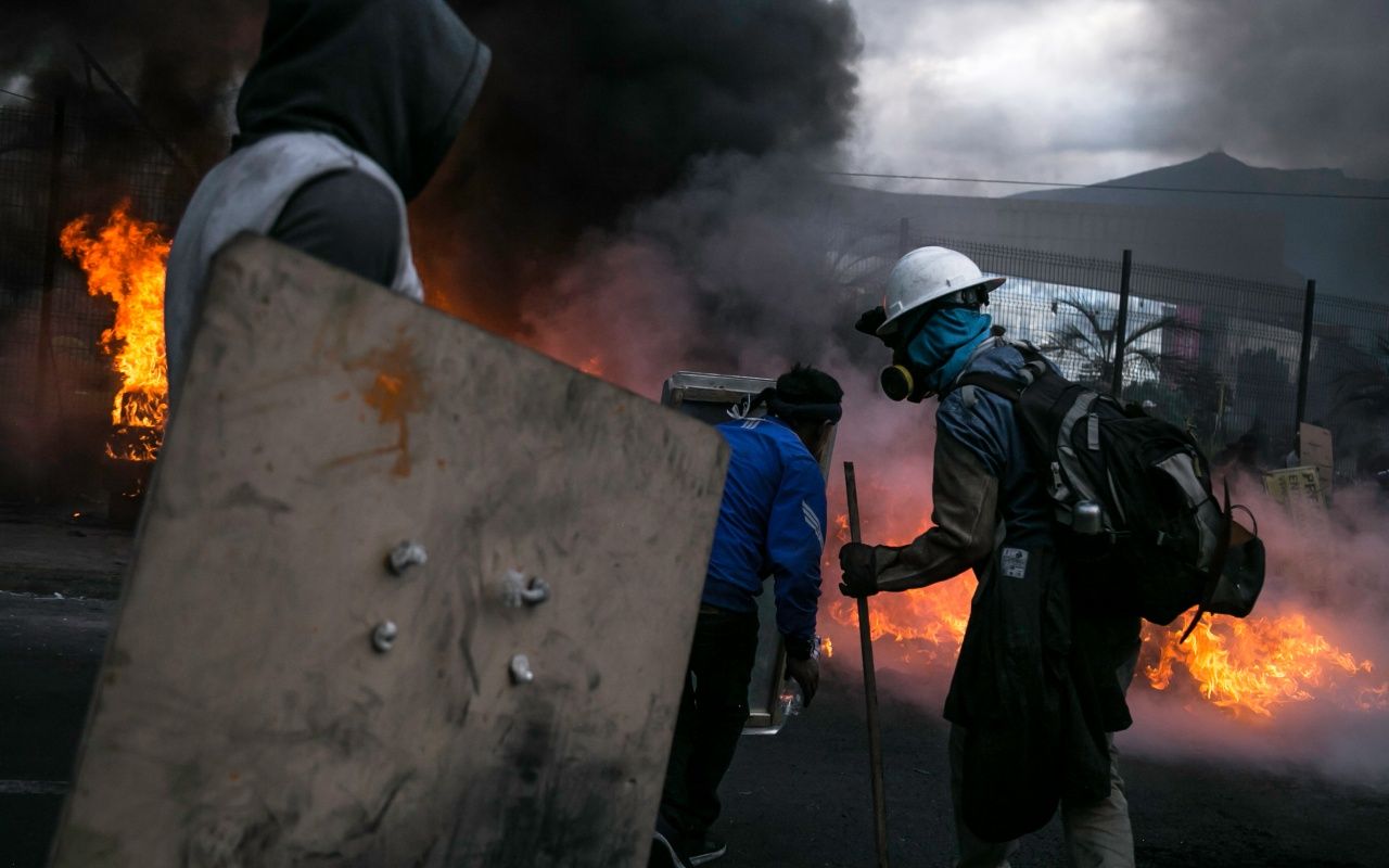Sokağa çıkma yasağına rağmen protestolar sürüyor! 9