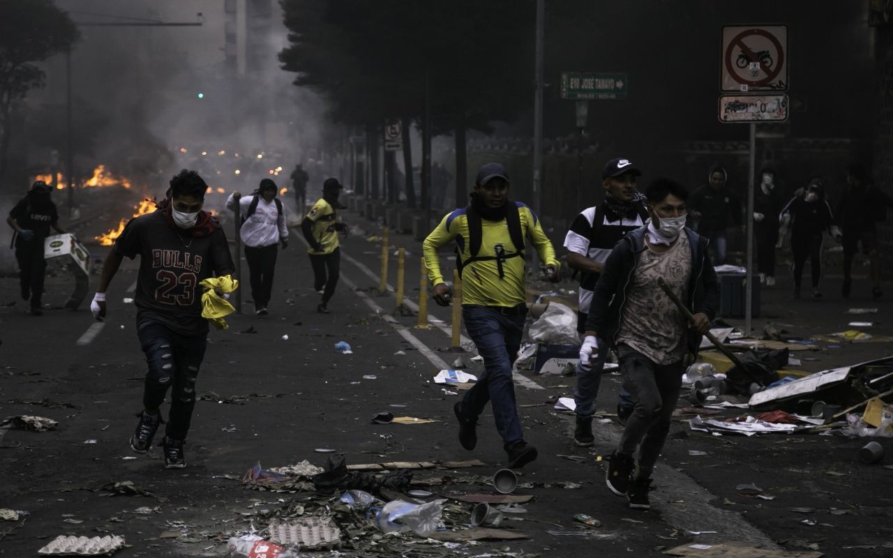 Sokağa çıkma yasağına rağmen protestolar sürüyor! 10