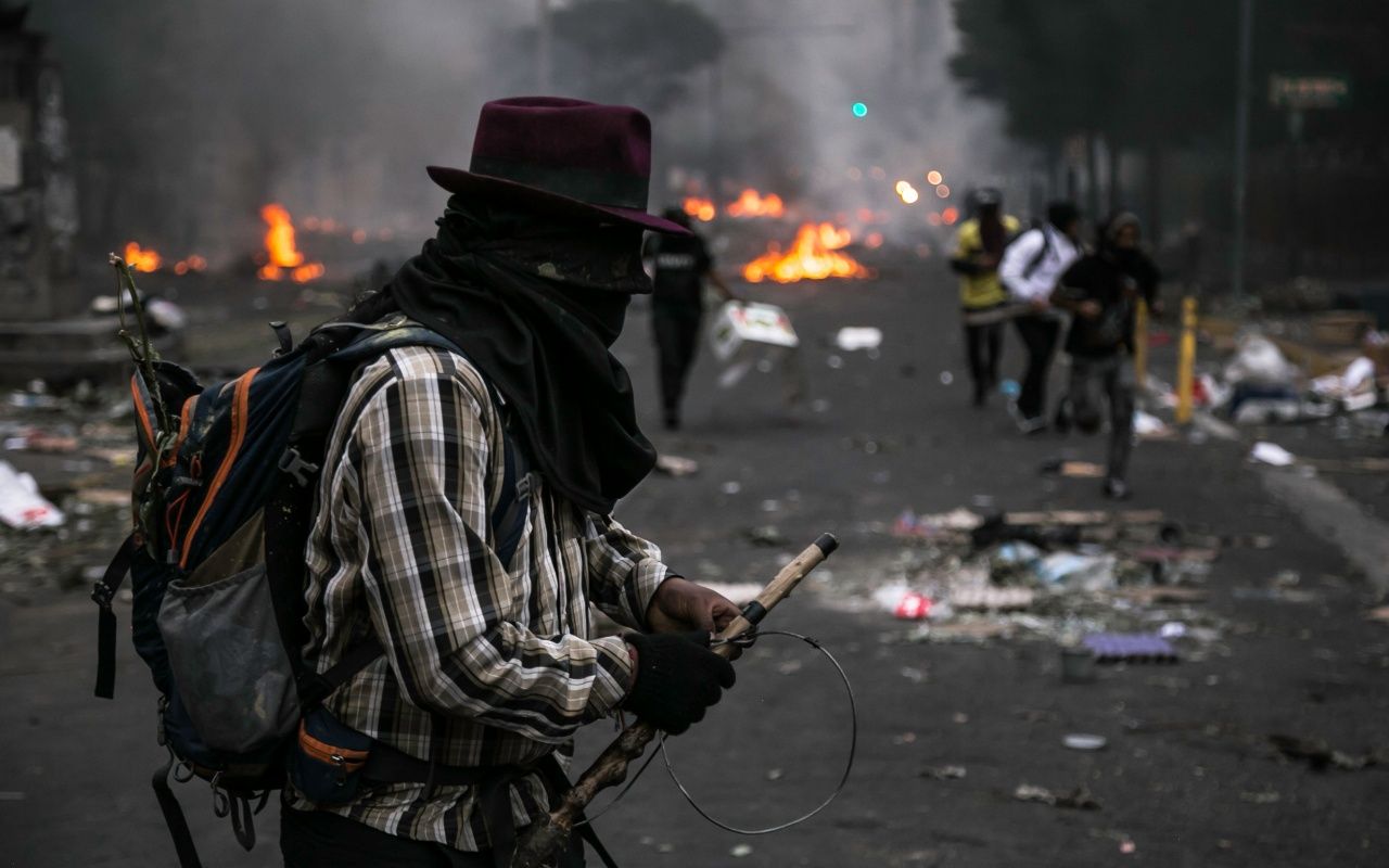 Sokağa çıkma yasağına rağmen protestolar sürüyor! 11