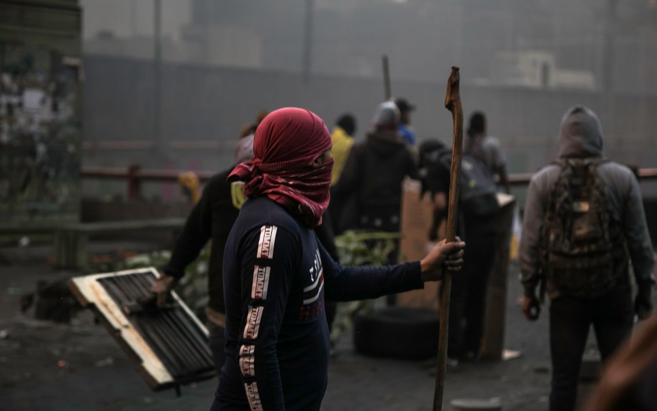 Sokağa çıkma yasağına rağmen protestolar sürüyor! 13
