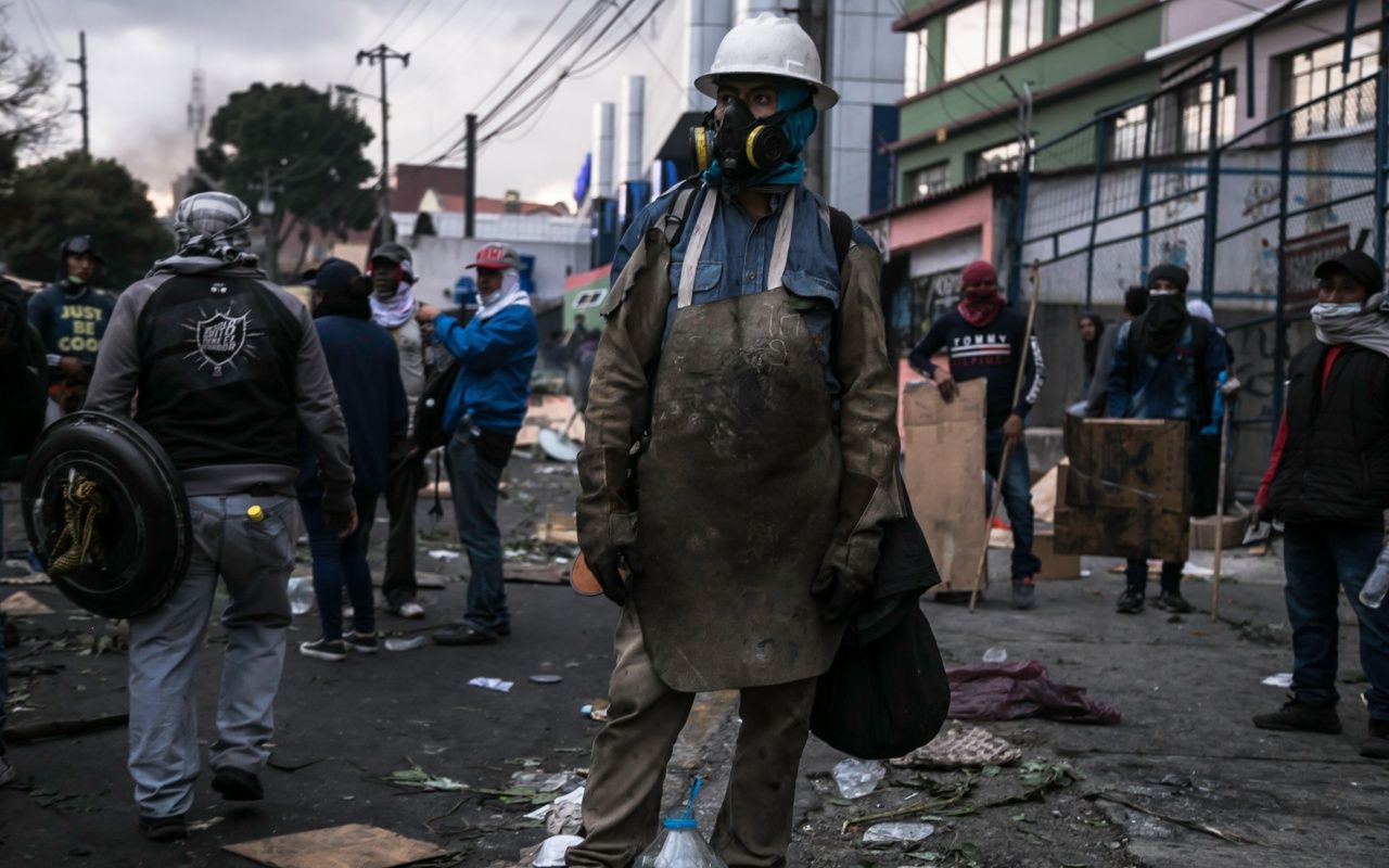 Sokağa çıkma yasağına rağmen protestolar sürüyor! 15