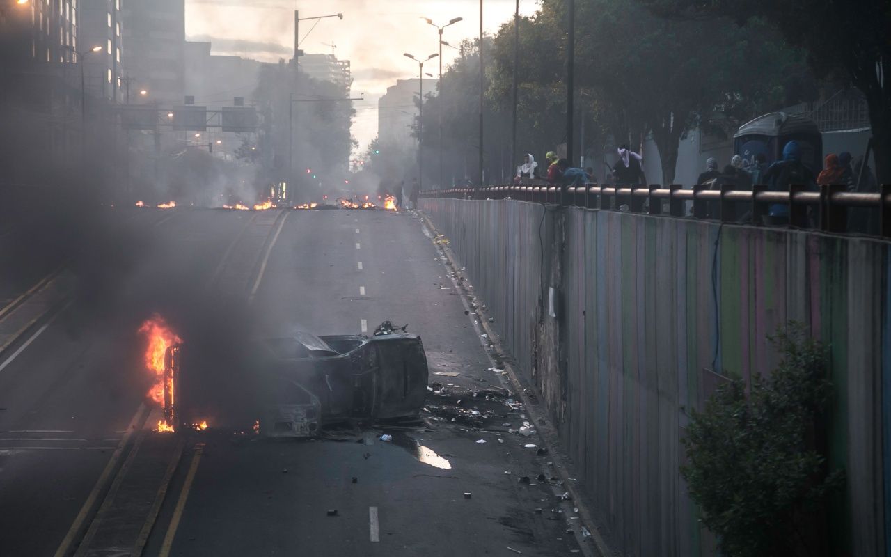 Sokağa çıkma yasağına rağmen protestolar sürüyor! 16