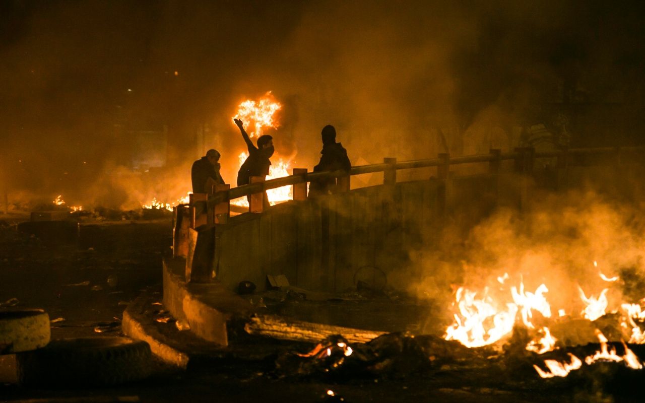 Sokağa çıkma yasağına rağmen protestolar sürüyor! 20