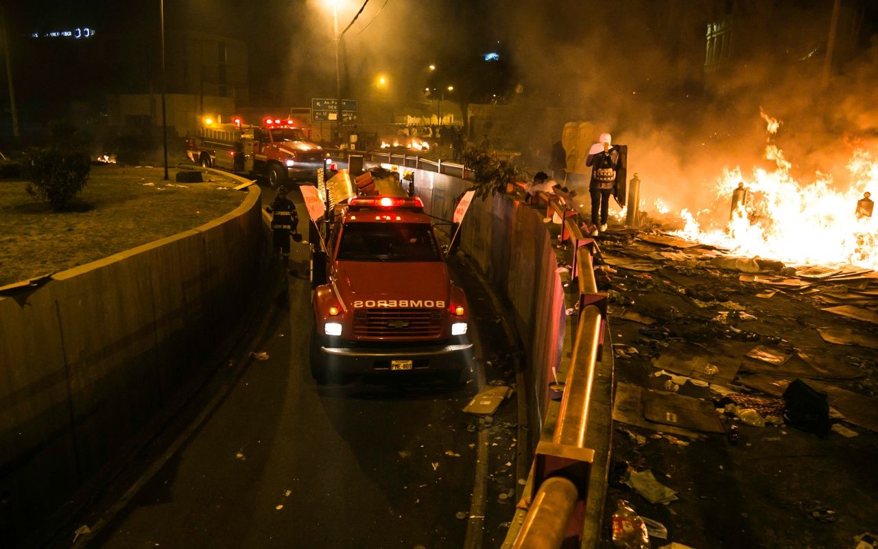 Sokağa çıkma yasağına rağmen protestolar sürüyor! 21