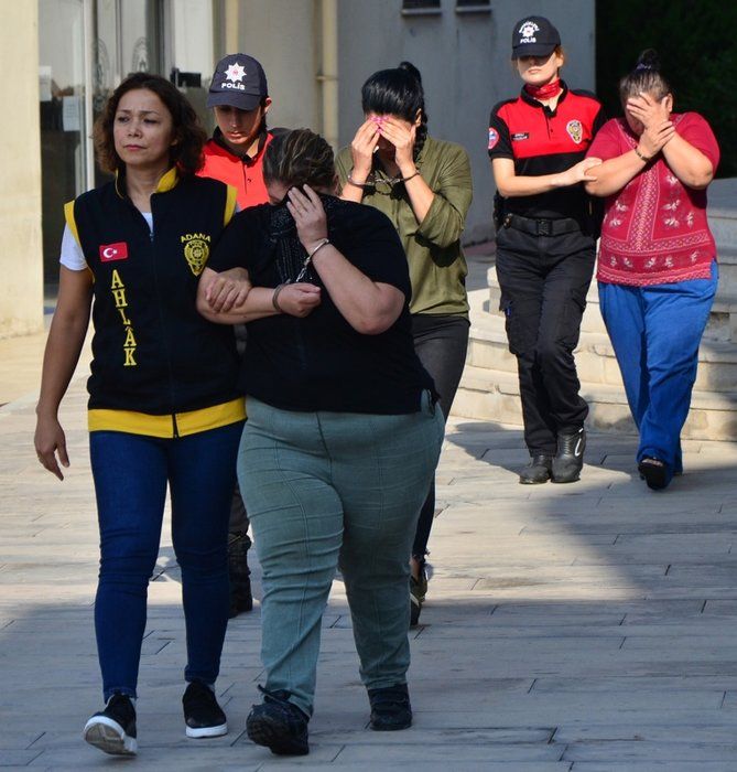 Fuhuş yaparken basıldılar! 2