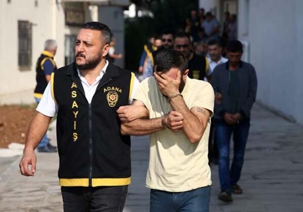 Güzel kadınları 'lüks araba' diye pazarladılar! 15