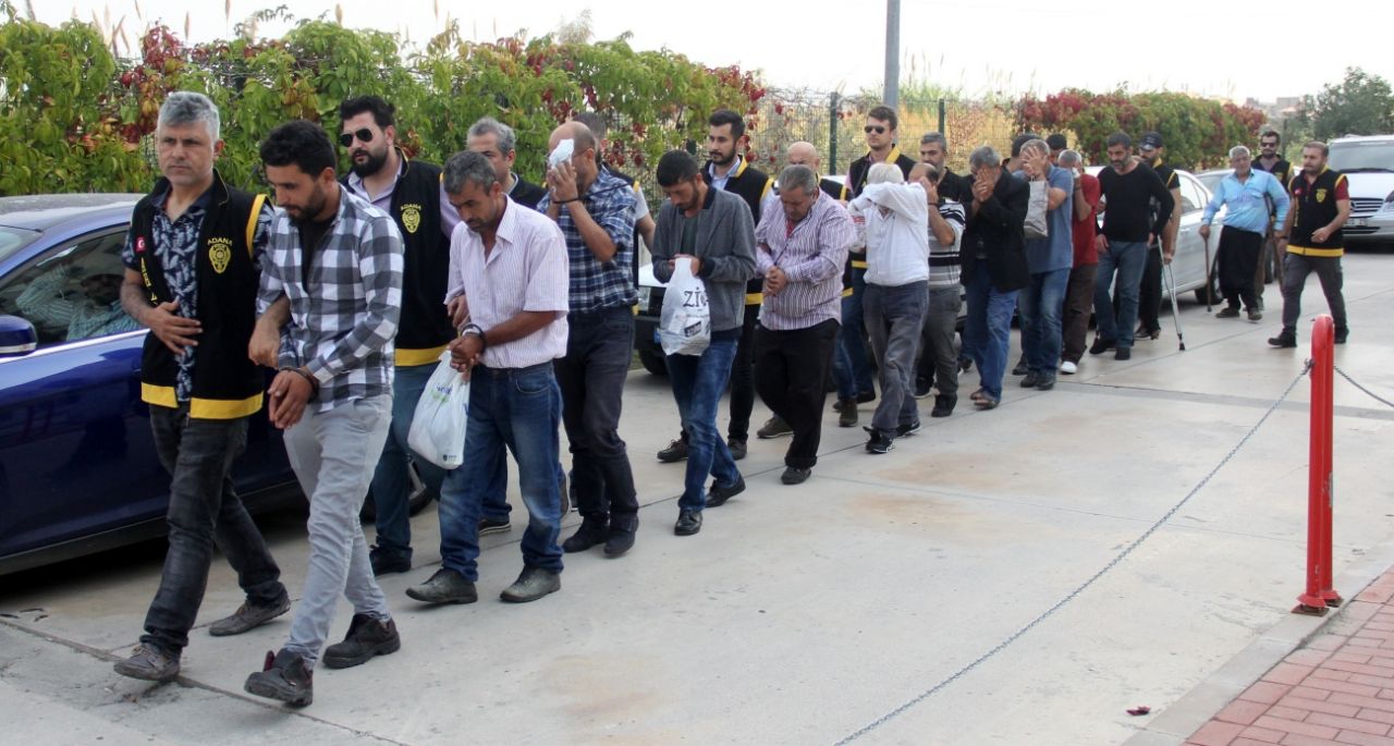 Güzel kadınları 'lüks araba' diye pazarladılar! 19