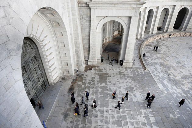Diktatör Franco'nun naaşı Madrid'e taşınıyor! 11