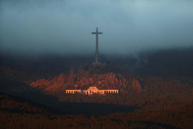 Diktatör Franco'nun naaşı Madrid'e taşınıyor! 22