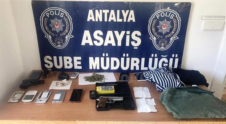 Yabancıları hedef alan pazar çetesi çökertildi! 8