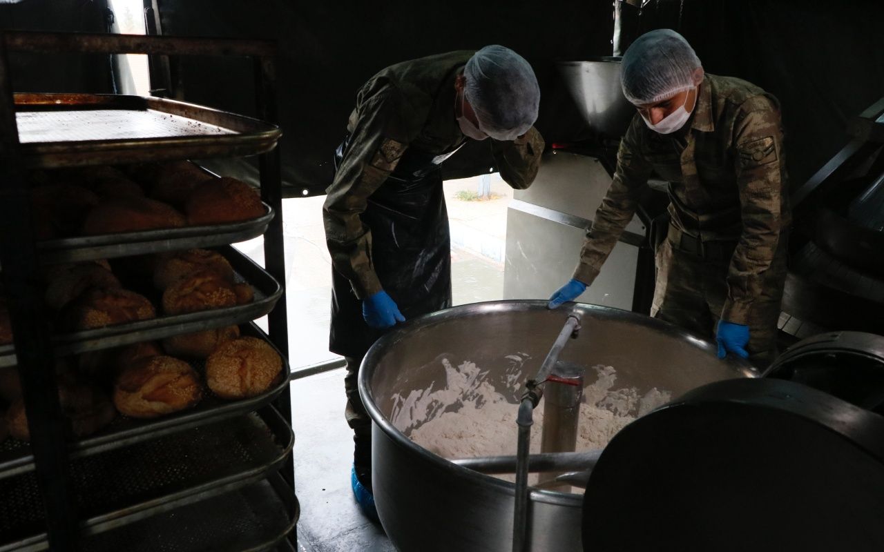 TSK, Tel Abyad halkının yaralarını sarıyor! 7