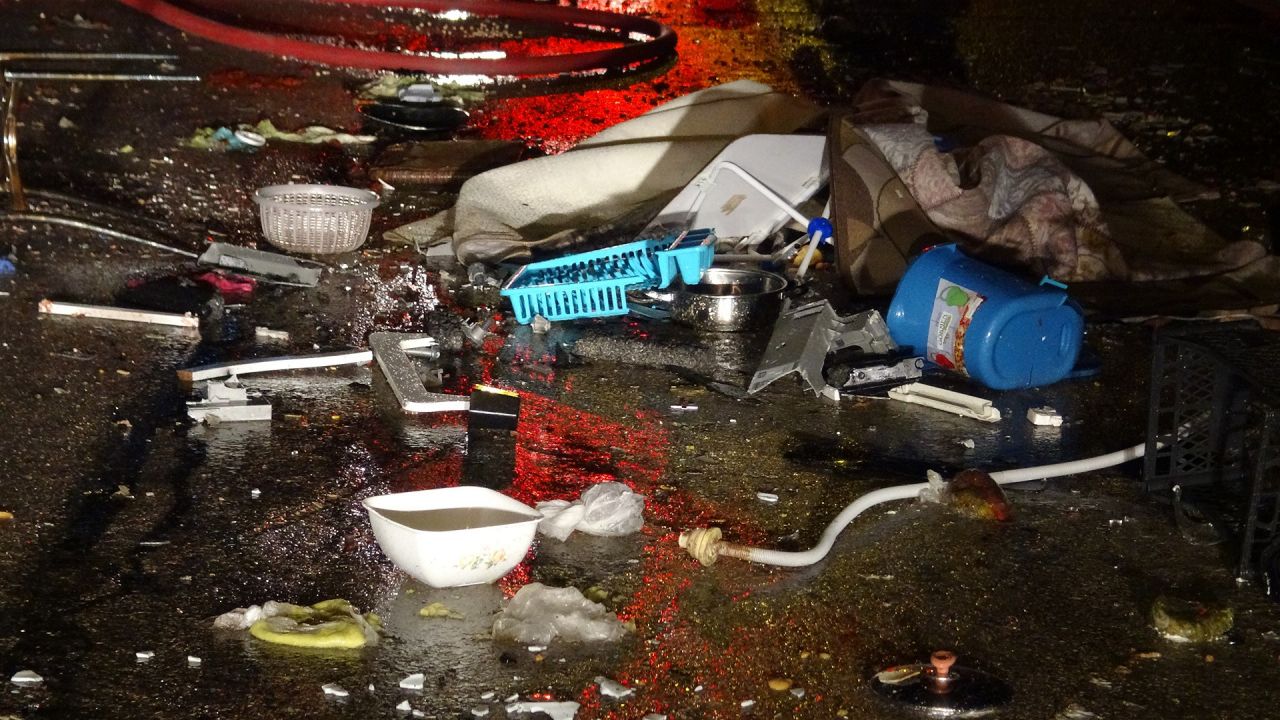 Kavga ettiği kardeşini eve kilitleyip ateşe verdi! 3