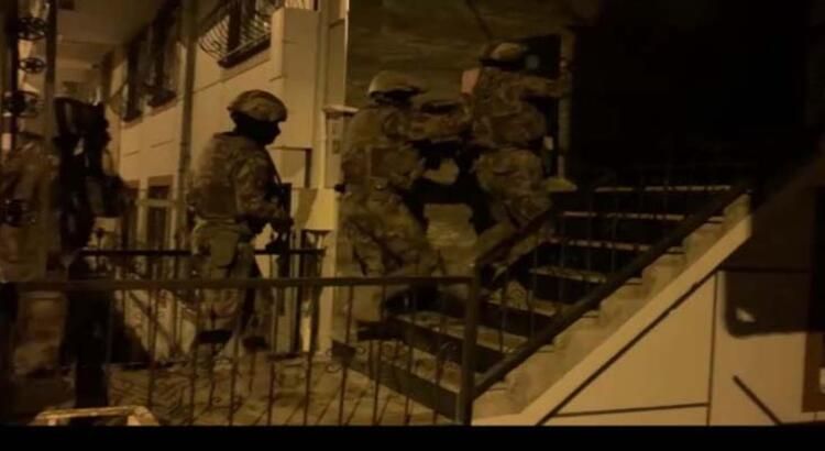 Tecavüz edip hamile bıraktığı kızı, fuhuş çetesinin başına getirdi! 11