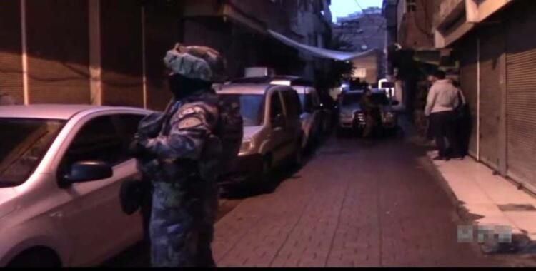Tecavüz edip hamile bıraktığı kızı, fuhuş çetesinin başına getirdi! 4