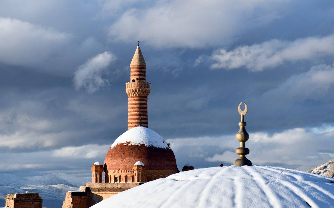 İshak Paşa Sarayı beyaza büründü! 5