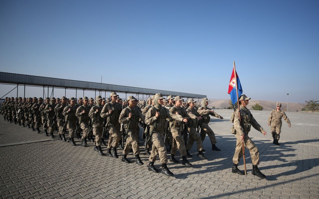 Kadın astsubay adaylarının zorlu eğitimi! 1
