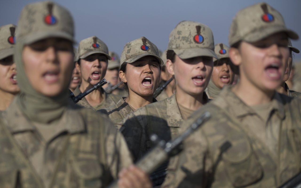 Kadın astsubay adaylarının zorlu eğitimi! 4