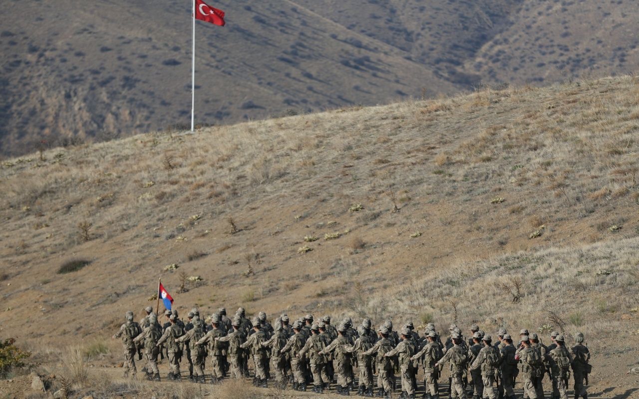 Kadın astsubay adaylarının zorlu eğitimi! 10