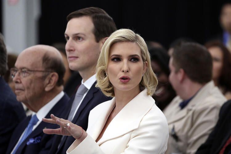 Ivanka Trump'ın elini öptü dünya gündemine girdi! 13