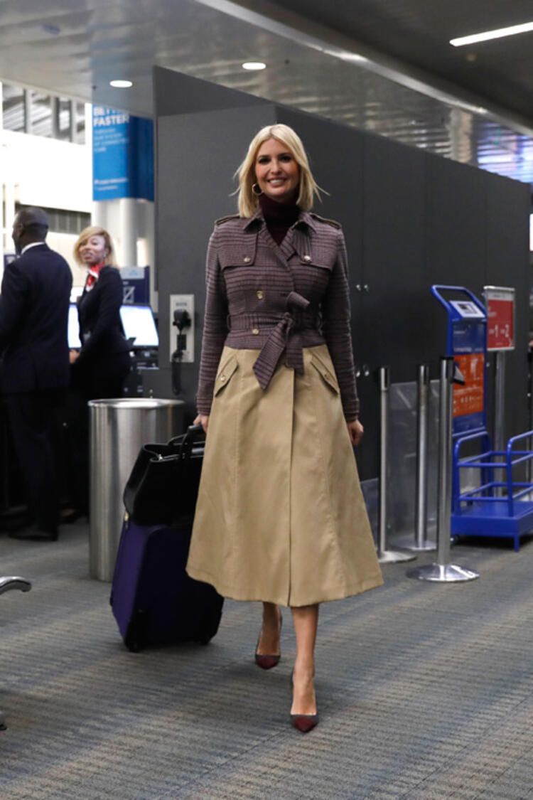 Ivanka Trump'ın elini öptü dünya gündemine girdi! 2