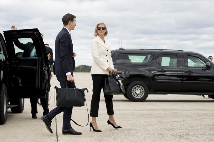 Ivanka Trump'ın elini öptü dünya gündemine girdi! 49
