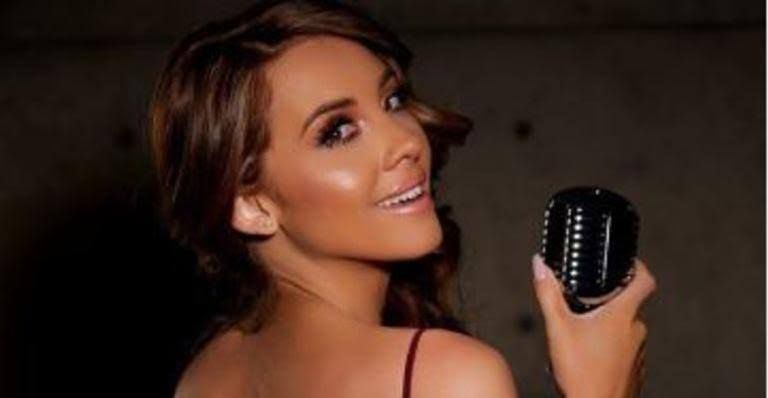 Playboy modeline büyük şok! Köpek zinciriyle bağlayıp... 6