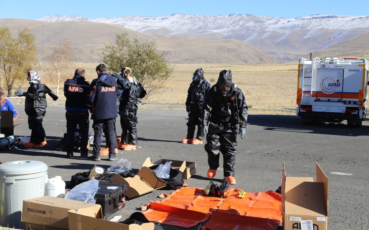 Antalya'da ölü bulunan aile Erzurum'da defnenildi! 4