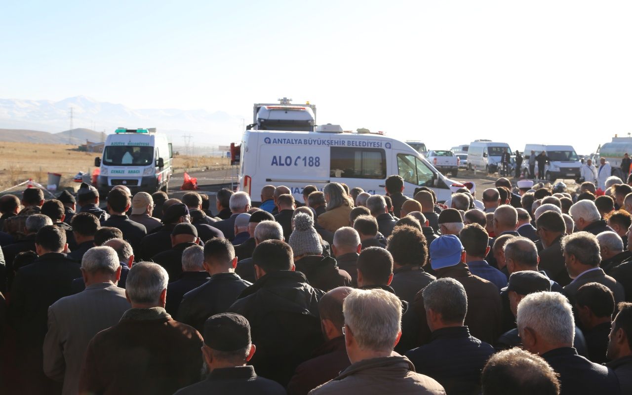 Antalya'da ölü bulunan aile Erzurum'da defnenildi! 8