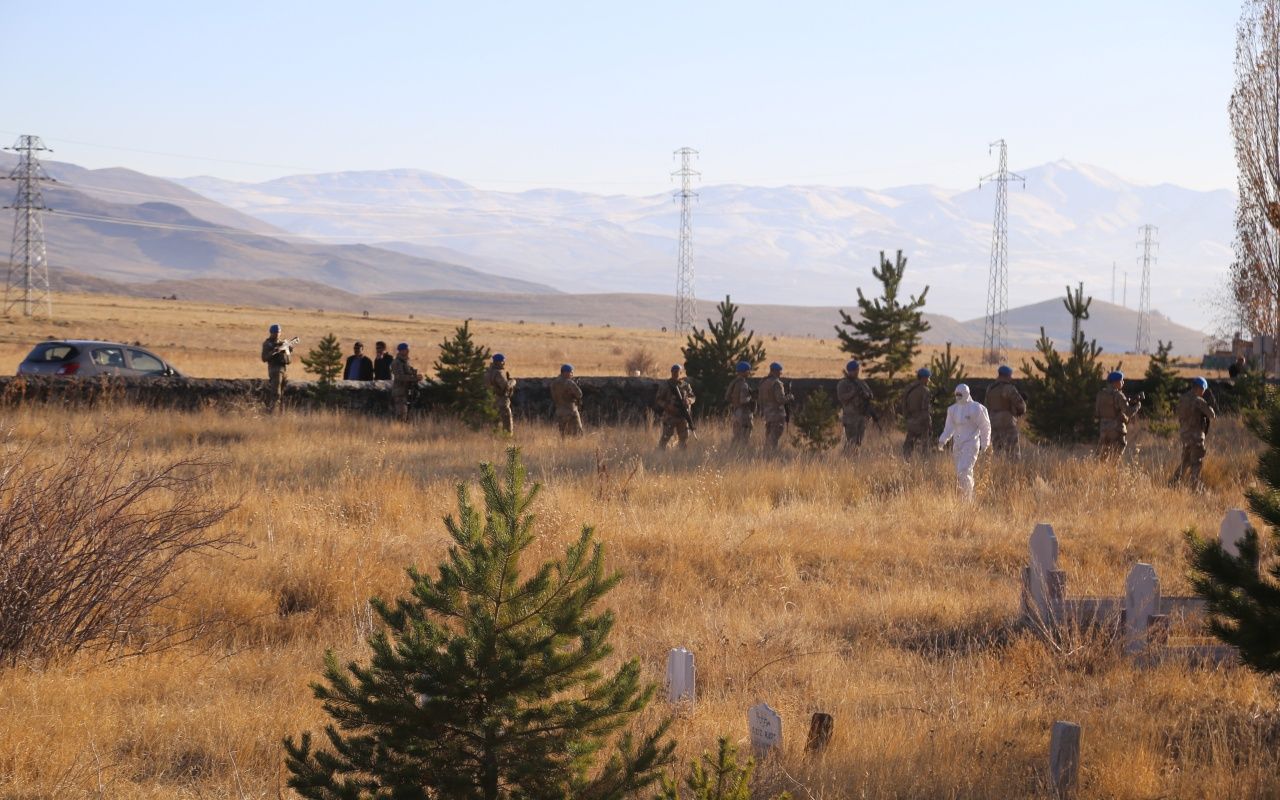 Antalya'da ölü bulunan aile Erzurum'da defnenildi! 9