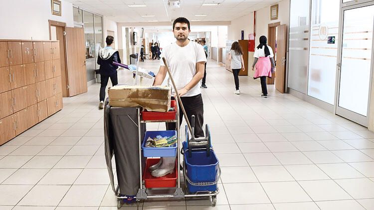 Hizmetliydi öğretmen oldu! Hedefi bakan olmak... 2