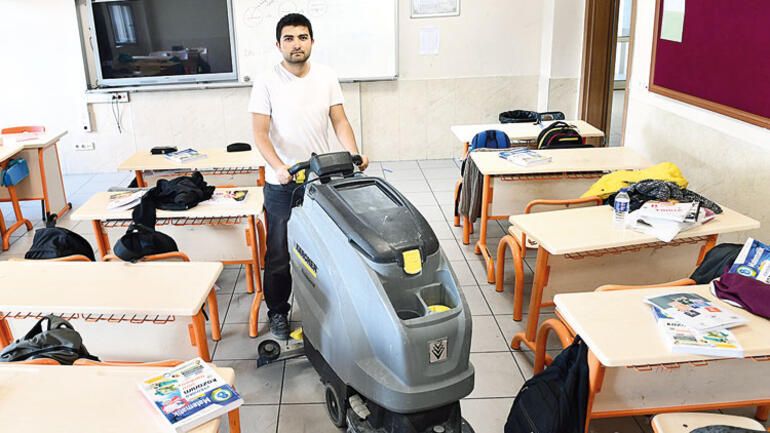 Hizmetliydi öğretmen oldu! Hedefi bakan olmak... 4