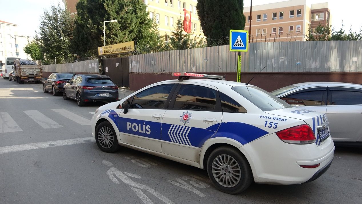 Kız öğrenci sınava girmemek için pencereden atladı 7