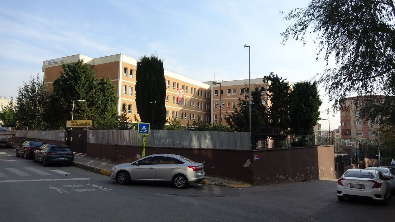 Kız öğrenci sınava girmemek için pencereden atladı 8