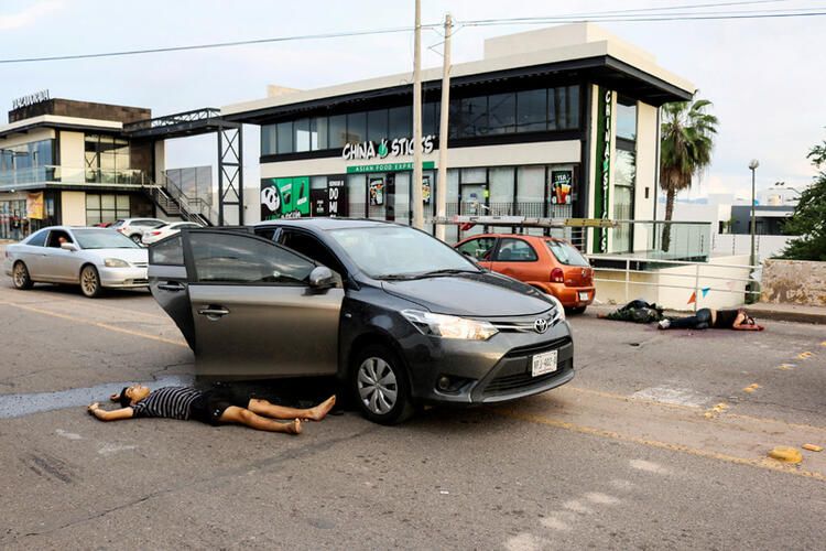 Vahşet! Öldürdüler, parçaladılar, sonra da poşetlerle otoyola attılar... 21