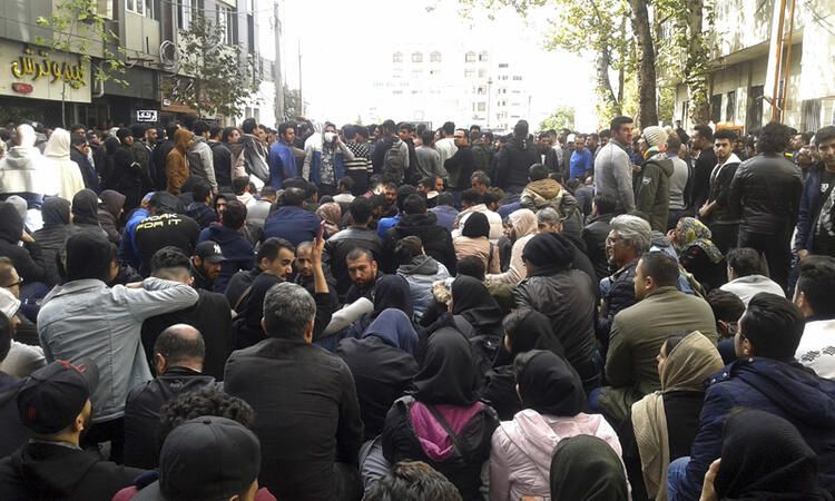 İran'da sular durulmuyor! 10