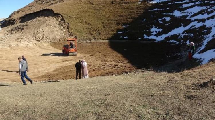 Yaylada yaşayanlar Dipsiz Göl'ün kapatılmasını istedi! 33