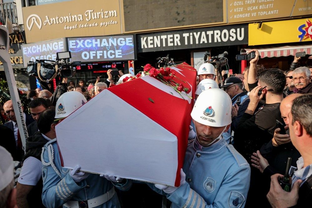 Yıldız Kenter'in cenaze töreninden kareler! 6