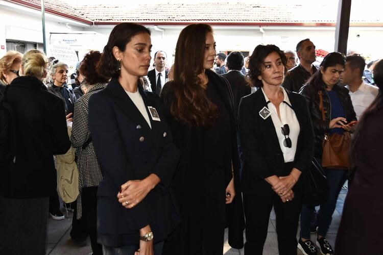 Yıldız Kenter'in cenaze töreninden kareler! 26