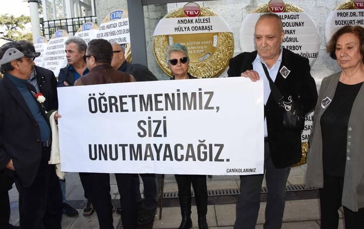 Yıldız Kenter'in cenaze töreninden kareler! 18