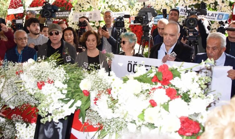 Yıldız Kenter'in cenaze töreninden kareler! 40