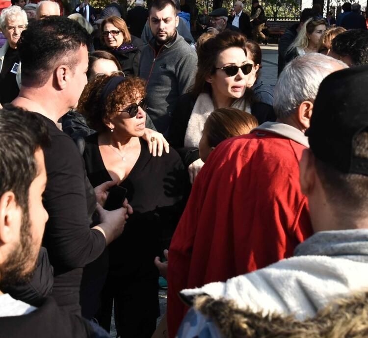 Yıldız Kenter'in cenaze töreninden kareler! 12