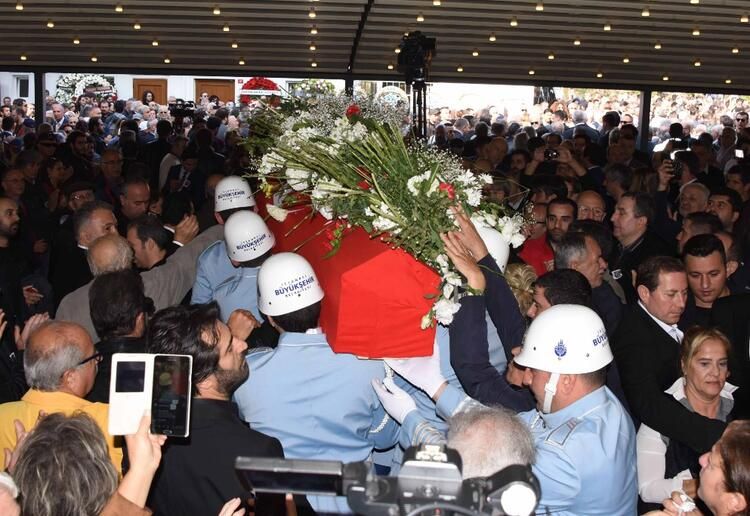 Yıldız Kenter'in cenaze töreninden kareler! 38