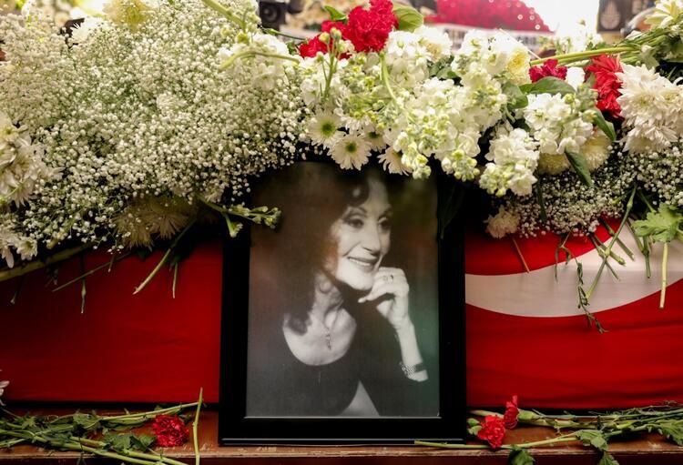 Yıldız Kenter'in cenaze töreninden kareler! 41
