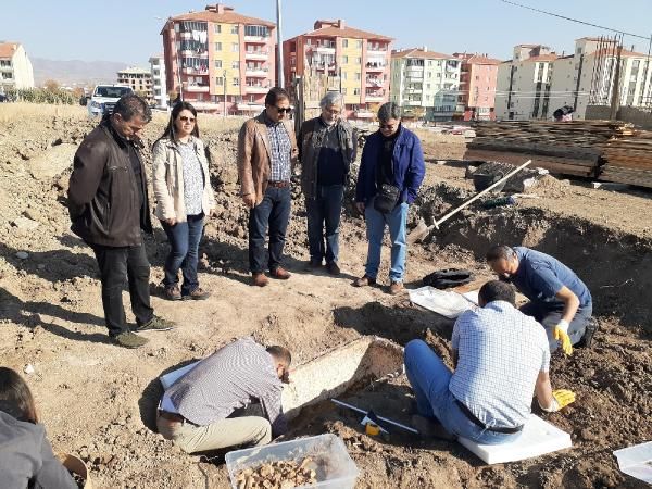 Çorum'da 2 bin yıllık lahit bulundu! 11