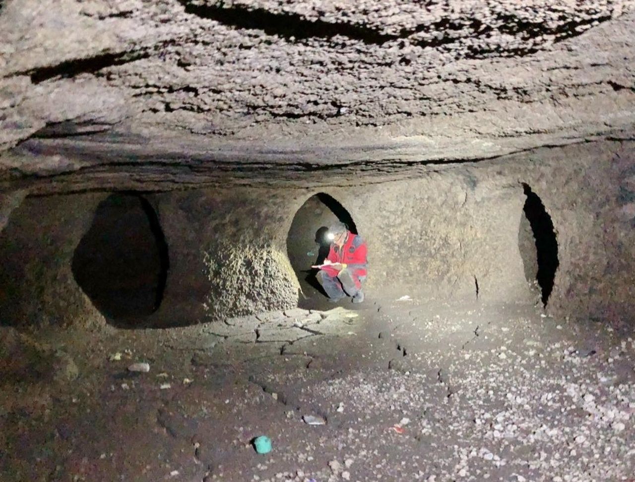 Bin 300 metre uzunluğunda yer altı şehri... 1