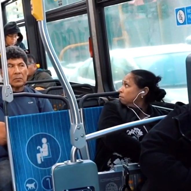 Sokakta mayosuyla gezerek şaşkınlık yarattı! 11