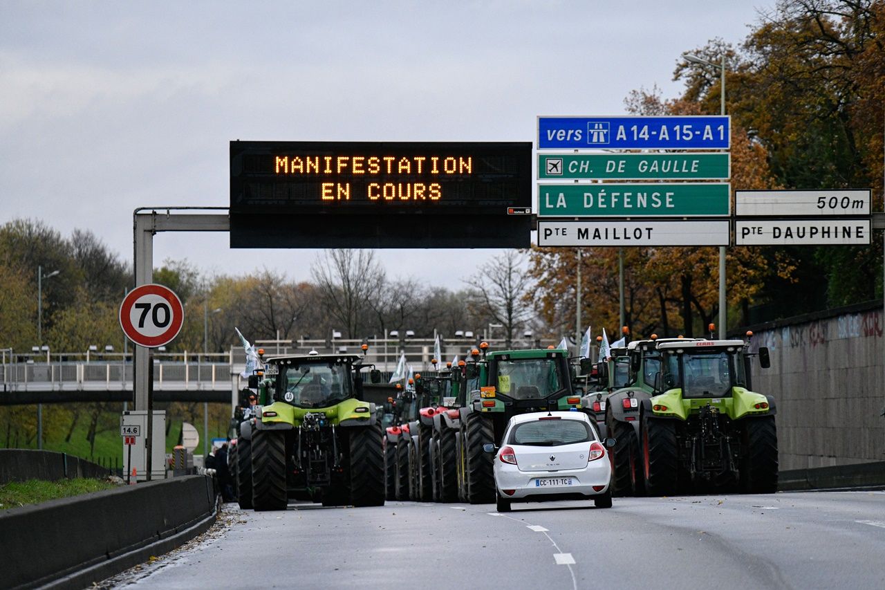 Paris'te traktörlü öfke... 8