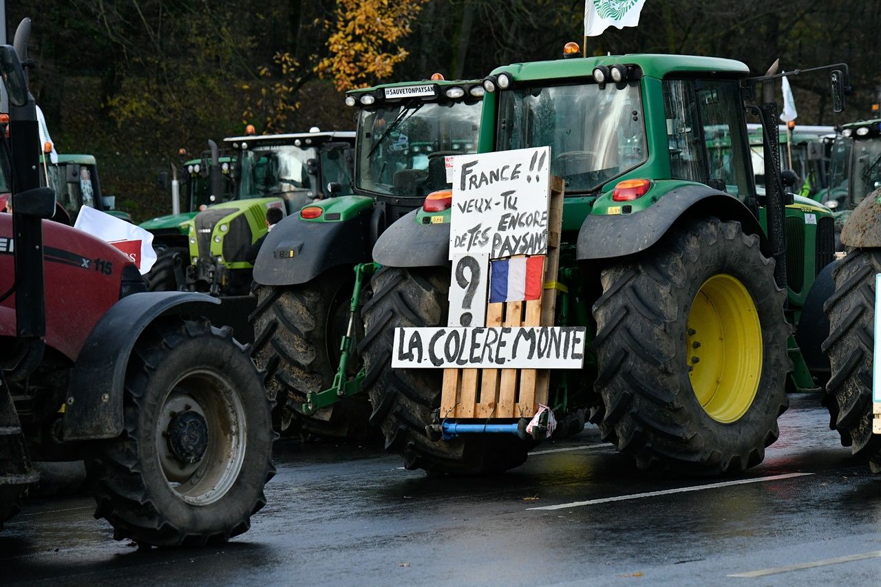 Paris'te traktörlü öfke... 12