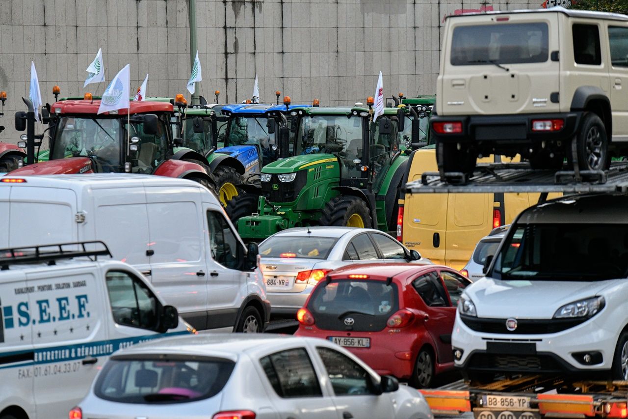 Paris'te traktörlü öfke... 16